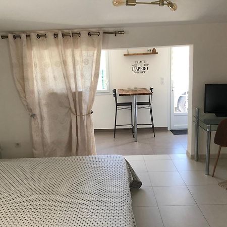 Appartement dans la colline Belgentier Extérieur photo
