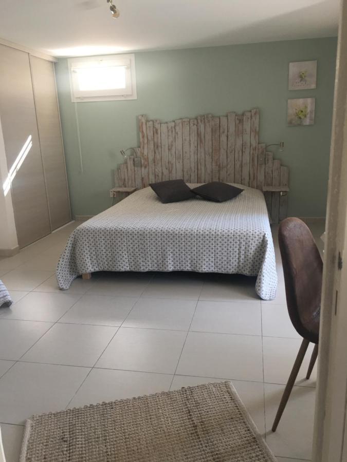 Appartement dans la colline Belgentier Extérieur photo