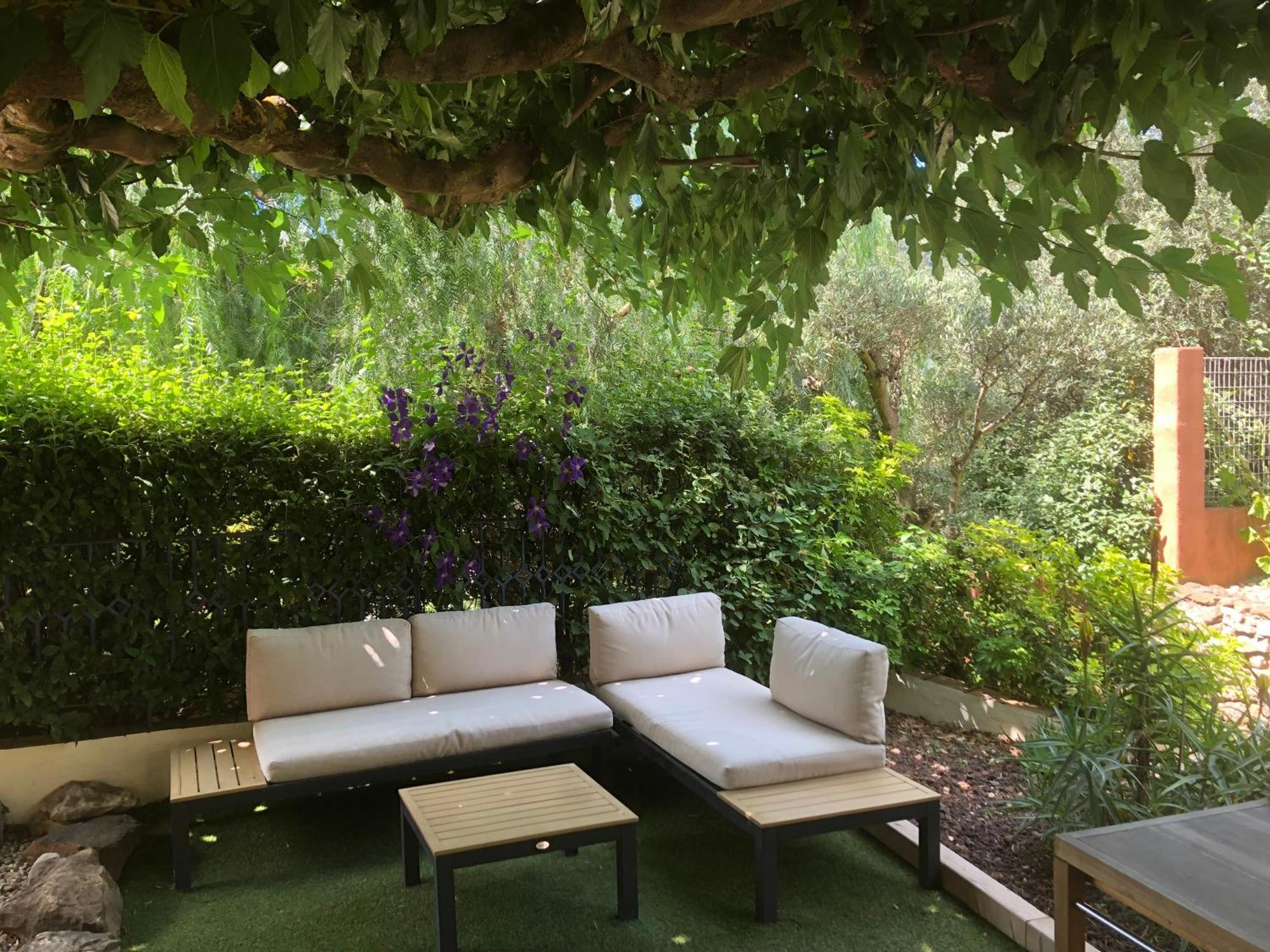 Appartement dans la colline Belgentier Extérieur photo